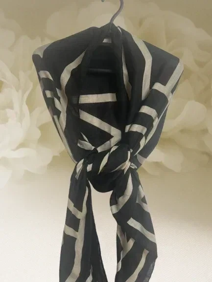 Foulard écharpe bandana noir rayé